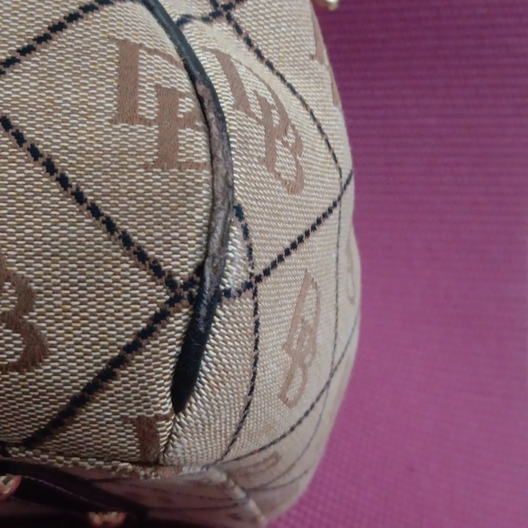 Dooney Bourke - Picture 8 of 15